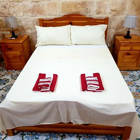 Zebbug Getaway Farmhouse