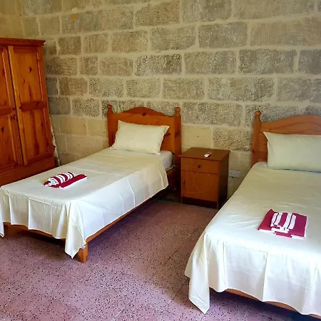 Zebbug Getaway Farmhouse 招待所