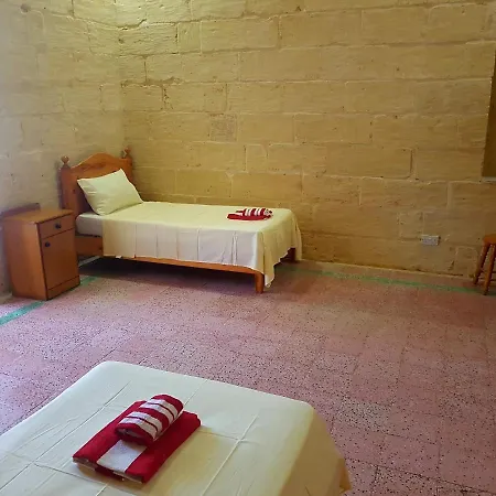 Zebbug Getaway Farmhouse